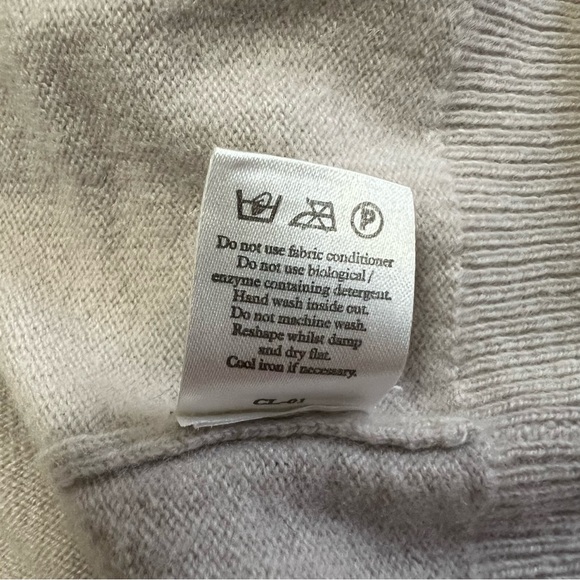 Pure Collection Women's Size 12 Sweater 100% Cashmere Gray Crew Neck Long Sleeve - Picture 8 of 8